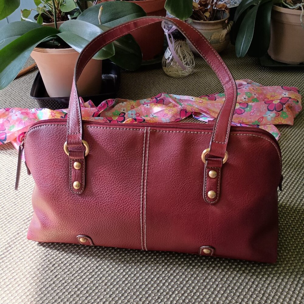 New Villager Handheld Women's Hand Bag in Red Vintage Liz Claiborne